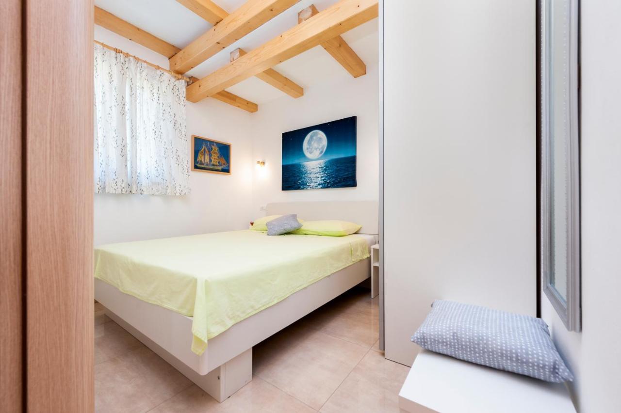 Casetta In Campagna Rovinj Exterior photo